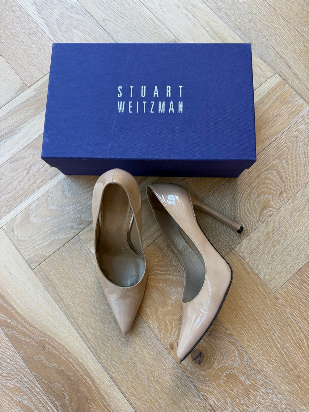 Stuart Weitzman Beige Patent Leather Pointed Toe Pumps